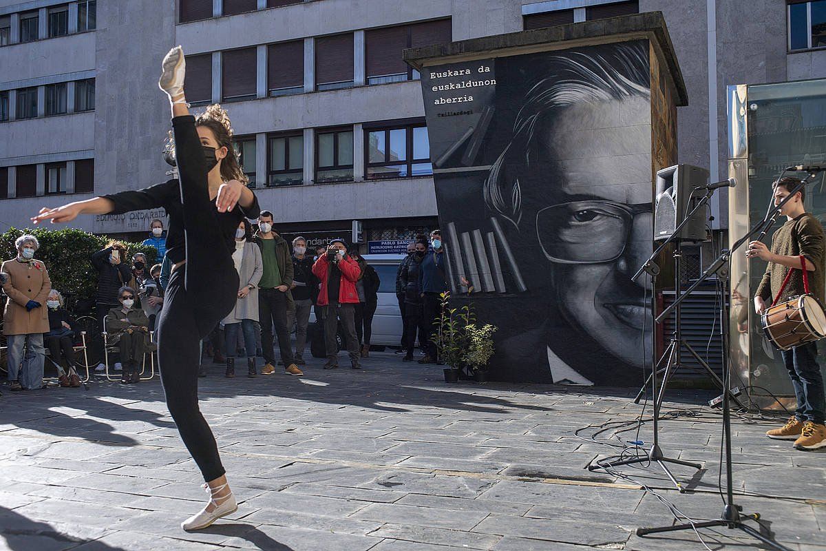 Txillardegiri egindako omenaldi bat, iaz, Donostian. JUAN CARLOS RUIZ / FOKU