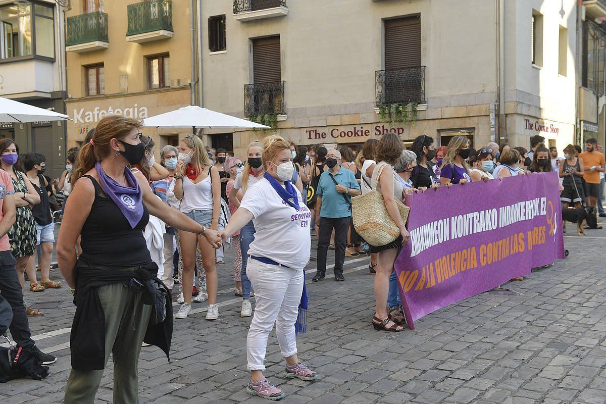 Indarkeria matxistaren kontrako elkarretaratze bat, Iruñean, artxiboko irudi batean. IDOIA ZABALETA / FOKU