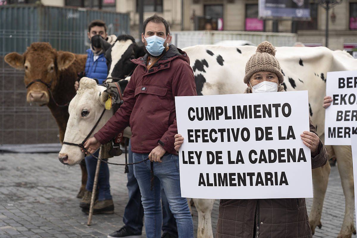 Abeltzainen protesta, Bilboko Arriagan. MONIKA DEL VALLE / FOKU