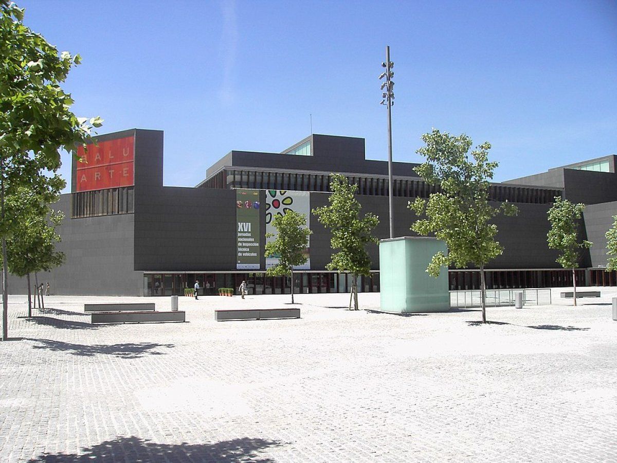 Iruñeko Baluarte plaza. Orain, Konstituzio plaza izendatu du Navarra Sumak. MGONI4