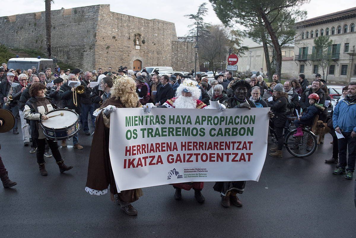 Iruñean egindako mobilizazioa, immatrikulazioen auzia salatzeko. IñIGO URIZ / FOKU