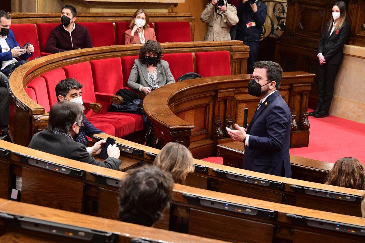 Sorgikeriaz akusaturiko emakumeen inguruko eztabaida, gaur, Kataluniako Parlamentuan. KATALUNIAKO PARLAMENTUA