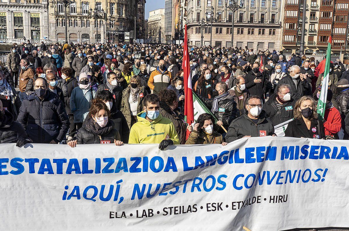 Bilboko manifestazioa, gaur, hainbat sindikatuetako ordezkaritzarekin. MARISOL RAMIREZ / FOKU