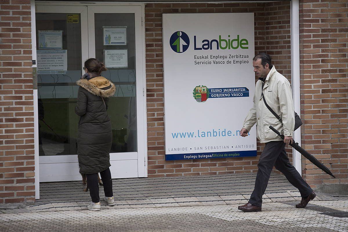 Lanbideren bulego bat, Donostian. JUAN CARLOS RUIZ / FOKU