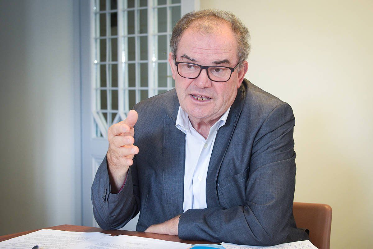 Georges Labazee. ISABELLE MIQUELESTORENA