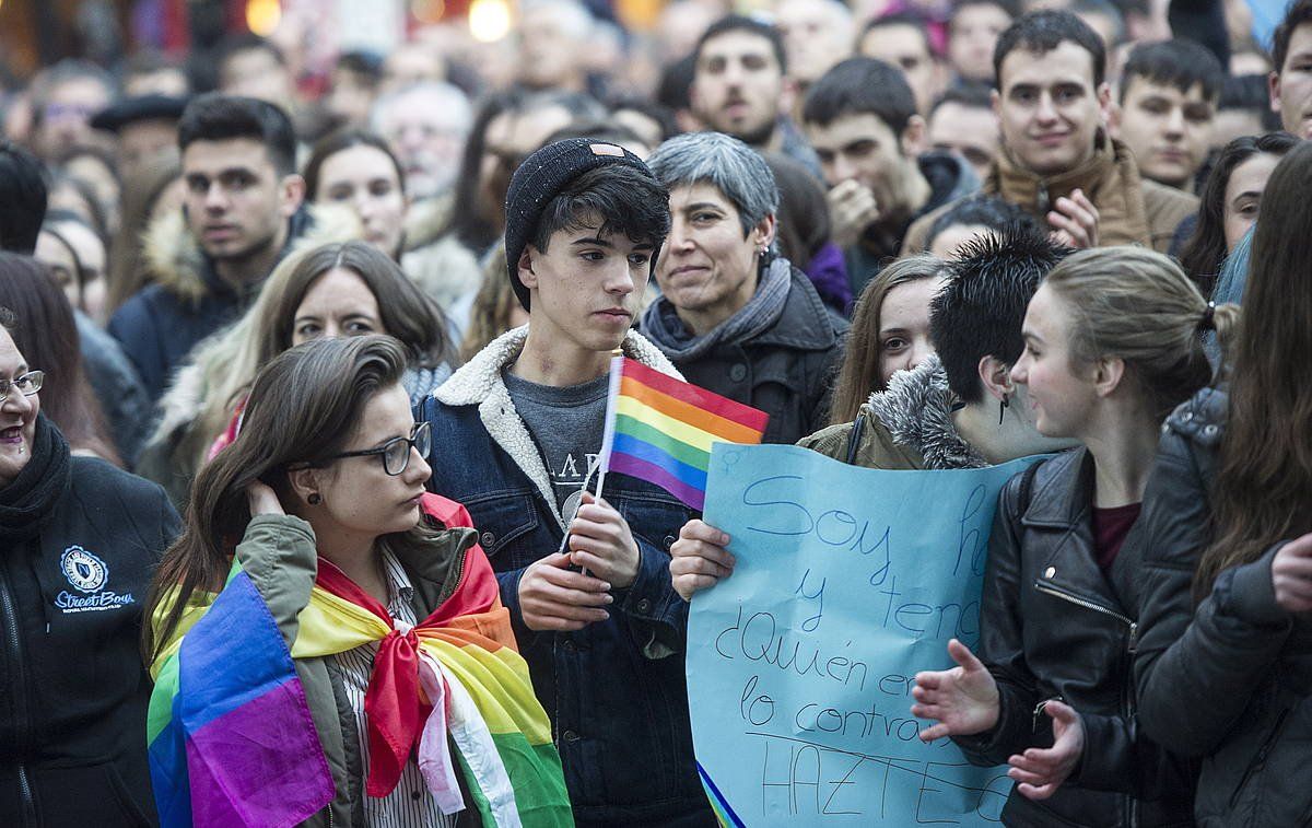 Transfobiaren aurkako manifestazio bat, 2017an, Iruñean. JAGOBA MANTEROLA / FOKU