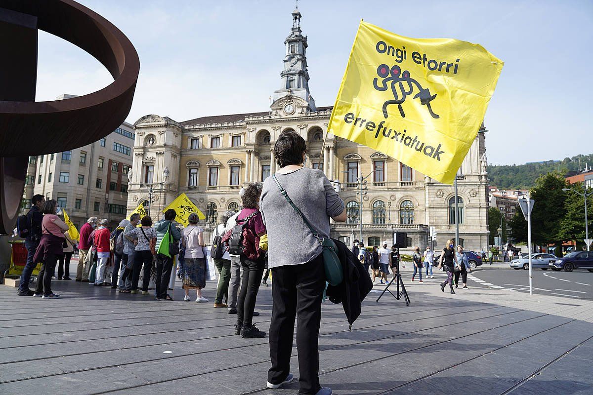 Errefuxiatuen aldeko protesta bat, Bilbon, artxiboko irudi batean. ARITZ LOIOLA / FOKU