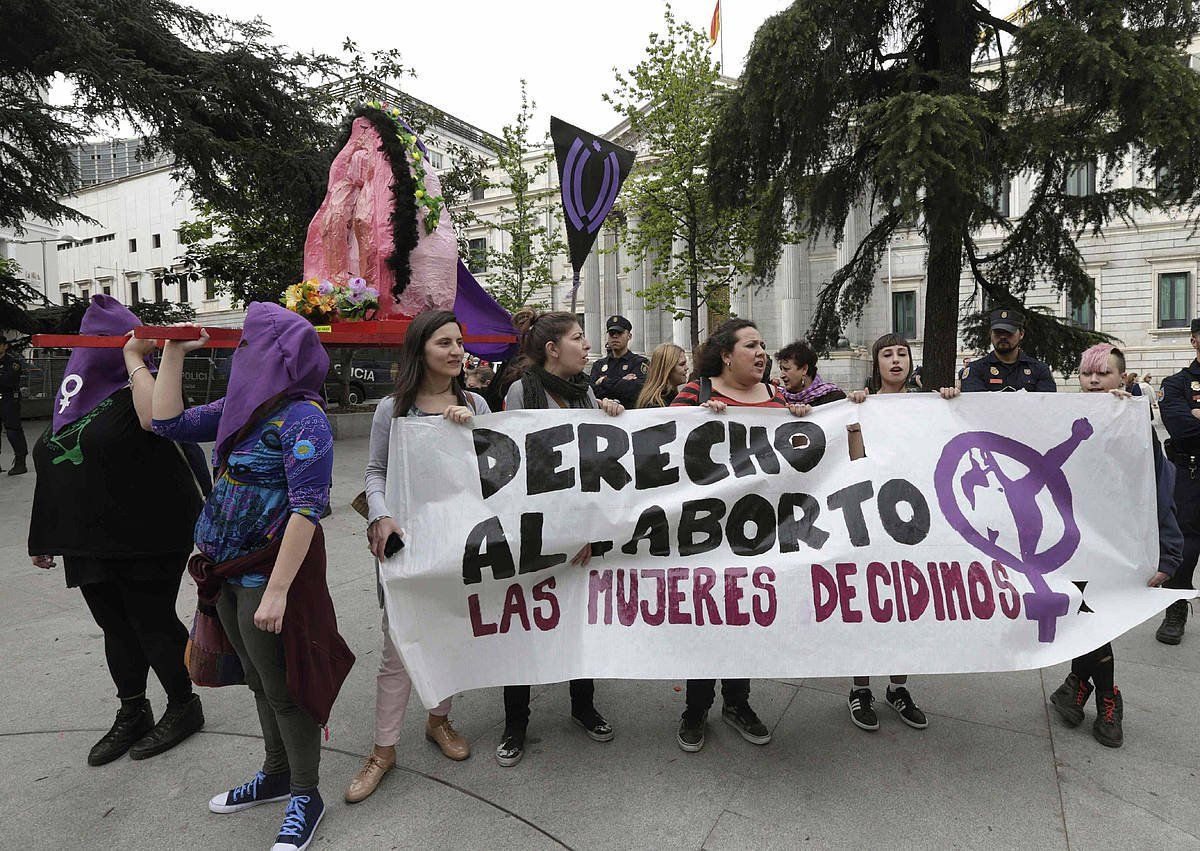 Abortatzeko eskubidearen aldeko protesta bat, artxiboko irudi batean. LUIS JAUREGIALTZO, FOKU