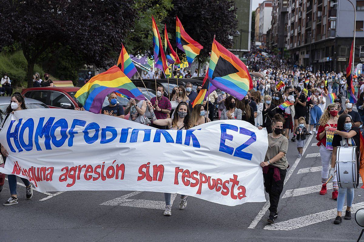 Iaz Basaurin gertatutako eraso homofoboa salatzeko manifestazioa. MONIKA DEL VALLE / FOKU