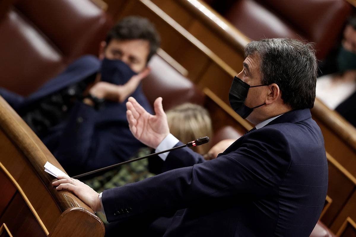 Aitor Esteban EAJko diputatua Espainiako Kongresuan, joan den otsailean. JAVIER LIZON / EFE