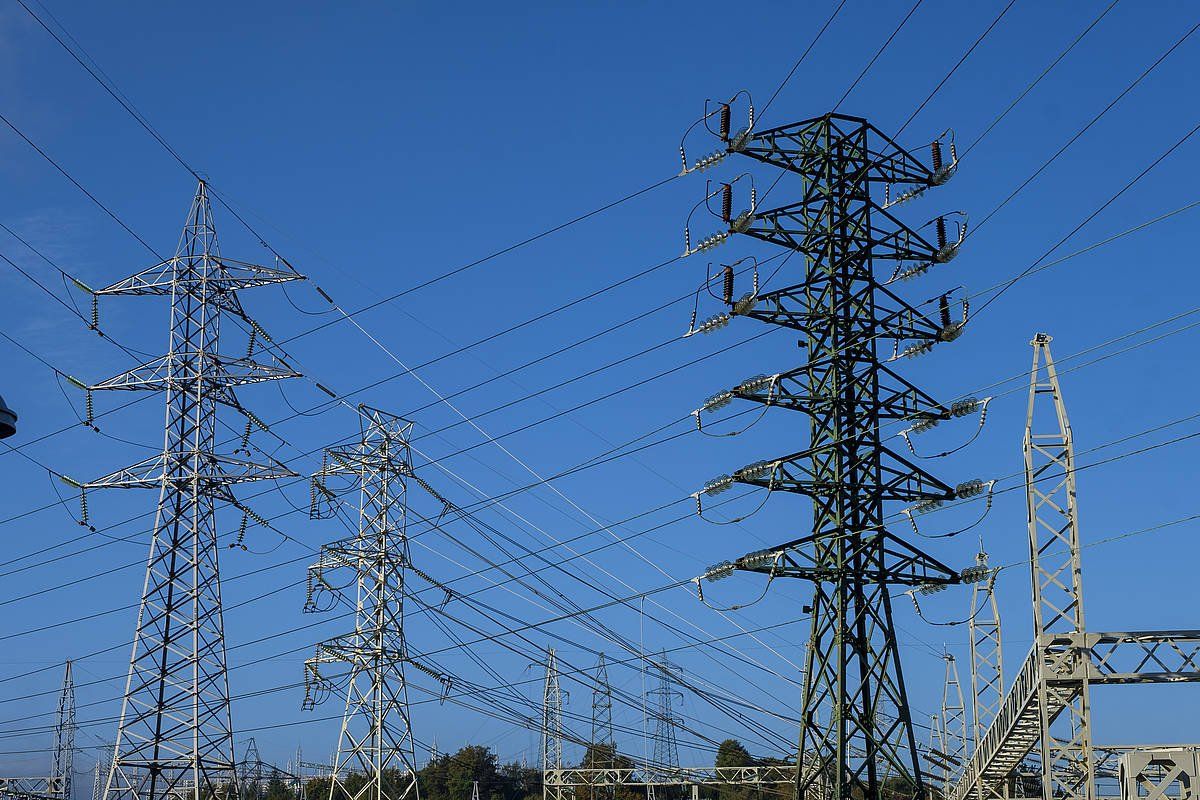 Argindar eta gas garestiak etxebizitza gastuak asko handitu ditu otsailean. JON URBE / FOKU