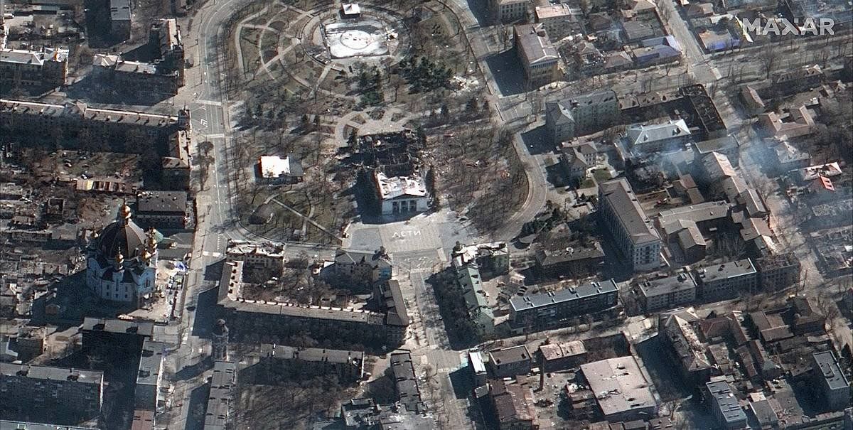 Mariupol hiria, goitik ikusita. MAXAR TECHNOLOGIES HANDOUT, EFE