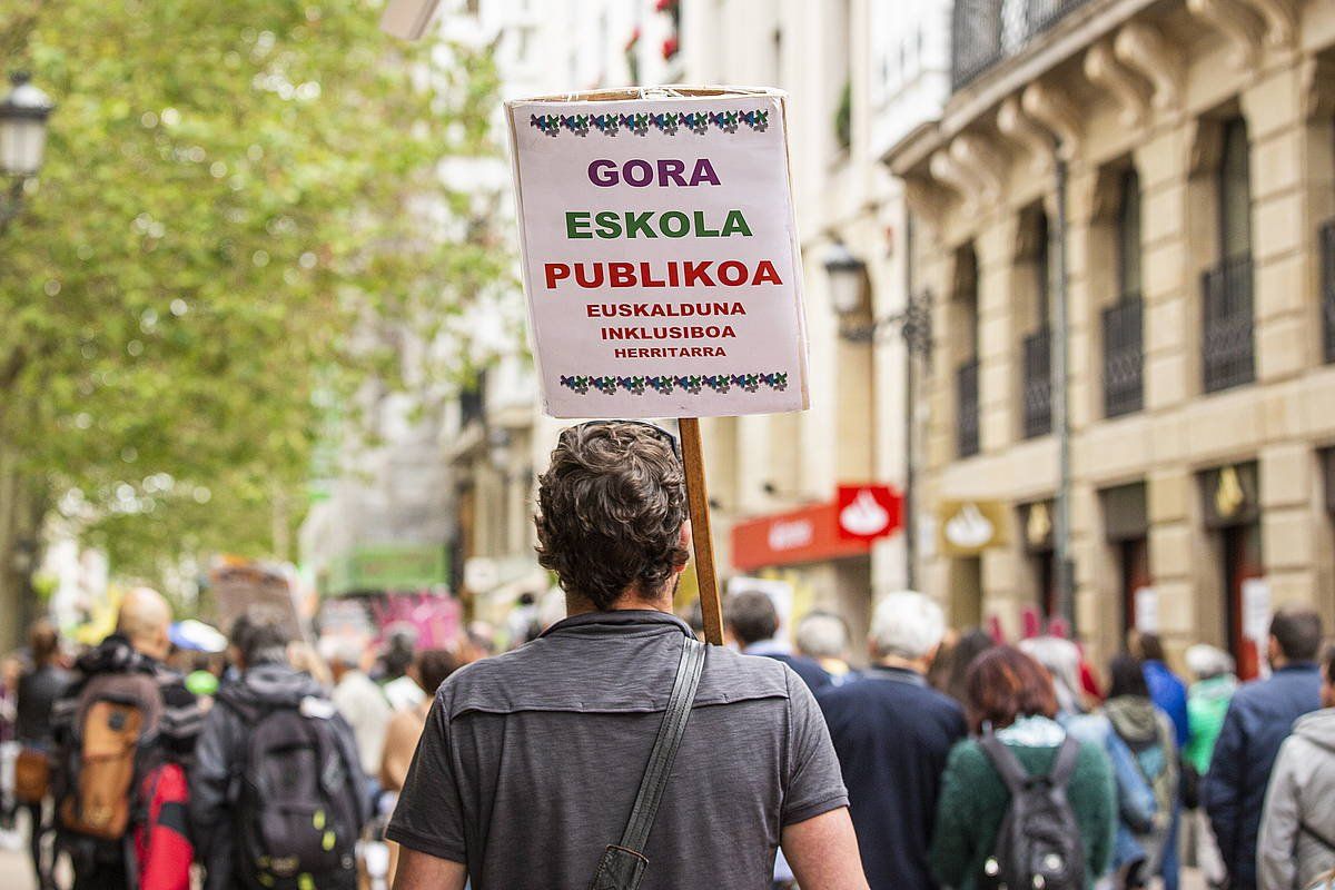 Eskola publikoaren aldeko kalejira bat, artxiboko irudian. ENDIKA PORTILLO/ FOKU