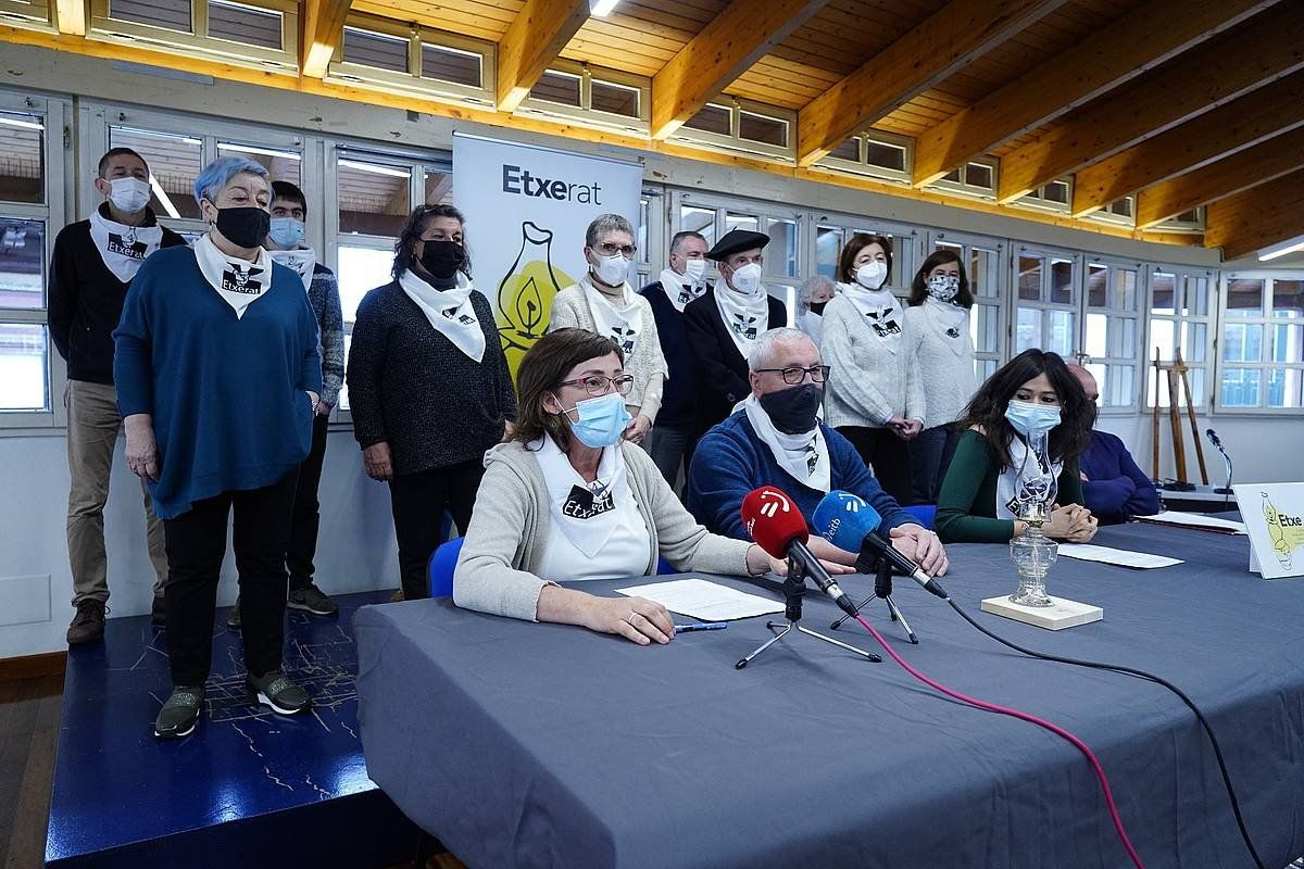 Etxerat elkarteko kideak, gaurko agerraldian, Bilbon. ARITZ LOIOLA - FOKU