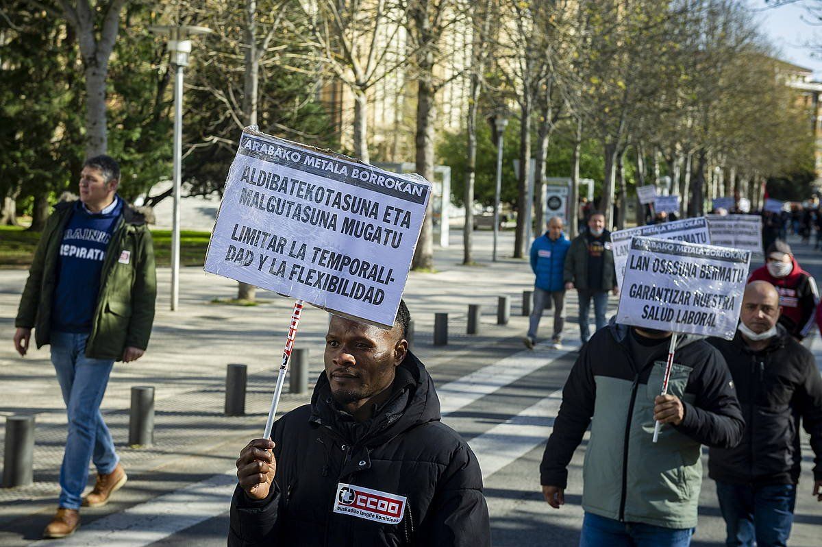 Martxoaren 24an egin zuten azkenekoz protesta Gasteizen. JAIZKI FONTANEDA/FOKU