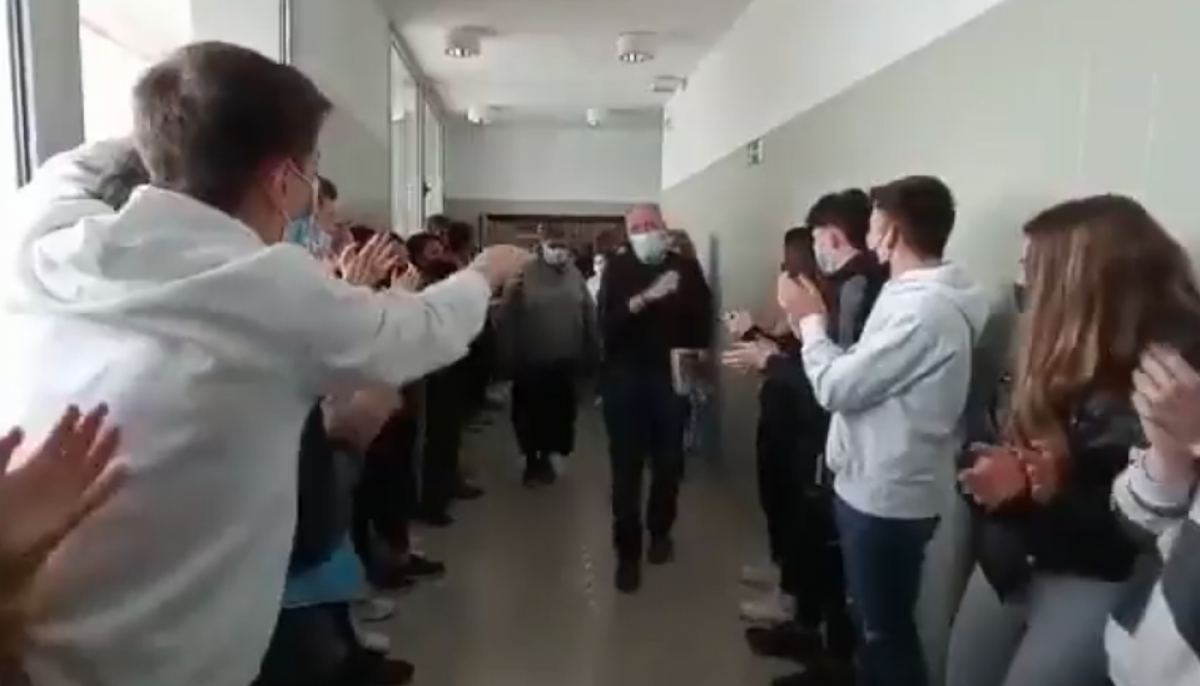 Koldo Ansari egindako agurraren une bat. BERRIA