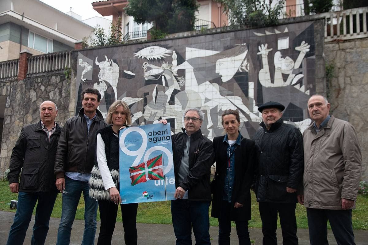 EAJk Gernikan aurkeztu du Aberri Egunerako manifestua. EAJ