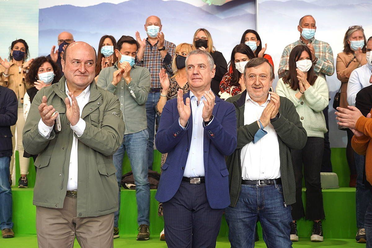 EAJko ordezkariak, gaur, Bilbon. MONIKA DEL VALLE / FOKU