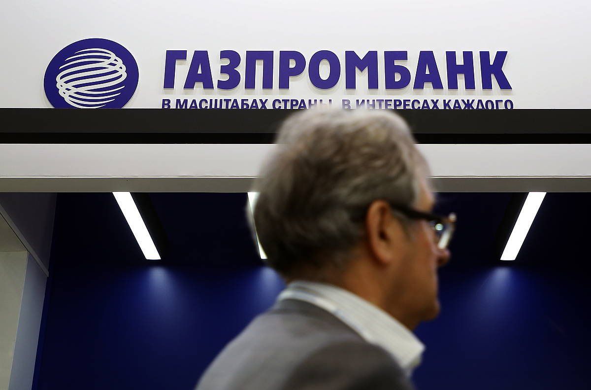 Putinen dekretuak agintzen du gasa errubloetan ordaindu behar dela, Gazprom Banken bidez. MAXIM SHIPENKOV / EFE
