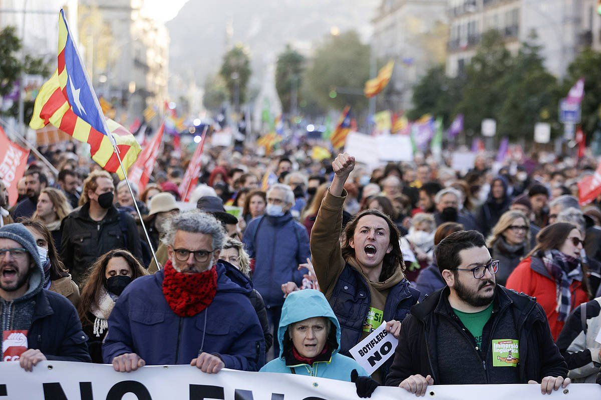 Bartzelonan iragan apirilean egin zuten manifestazio bat murgiltze ereduaren alde. QUIQUE GARCIA / EFE