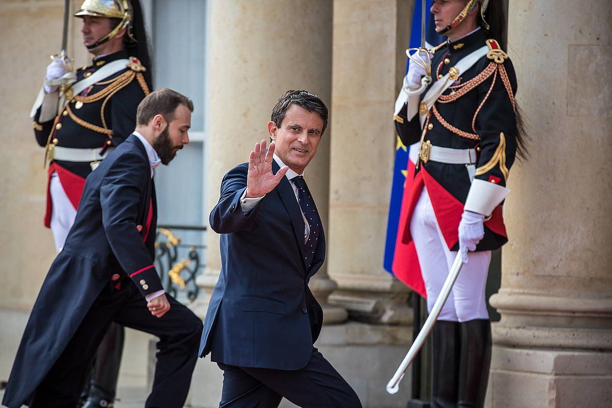 Atzerrian bizi diren frantziarren bosgarren hautesbarrutian aurkeztuko da Manuel Valls Frantziako lehen ministro ohia. CHRISTOPHE PETIT TESSON / EFE