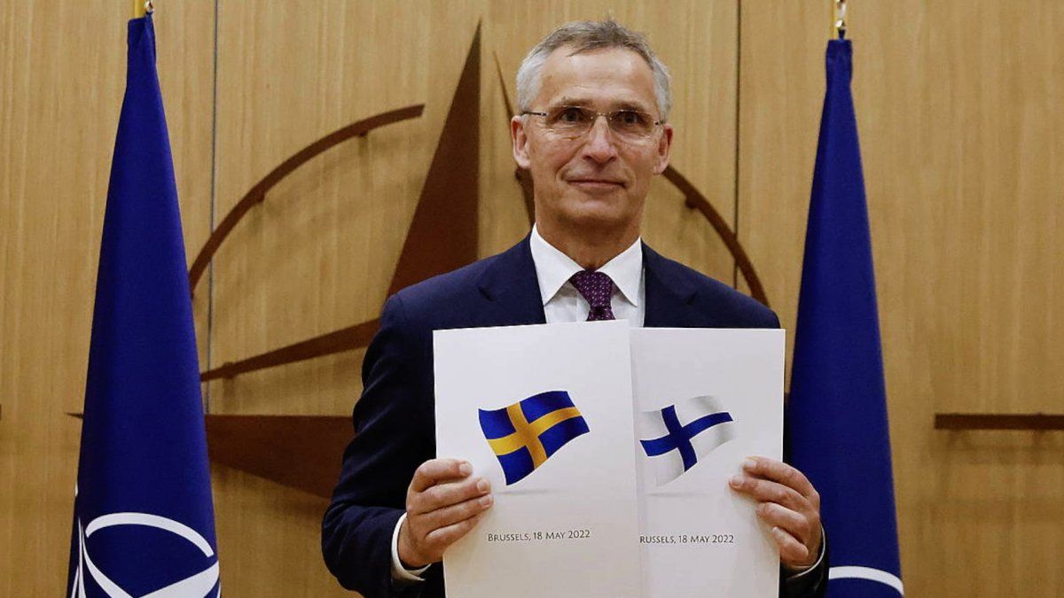 Jens Stoltenberg NATOko idazkari nagusia, Suediaren eta Finlandiaren eskaerekin. JOHANNA GERON / POOL