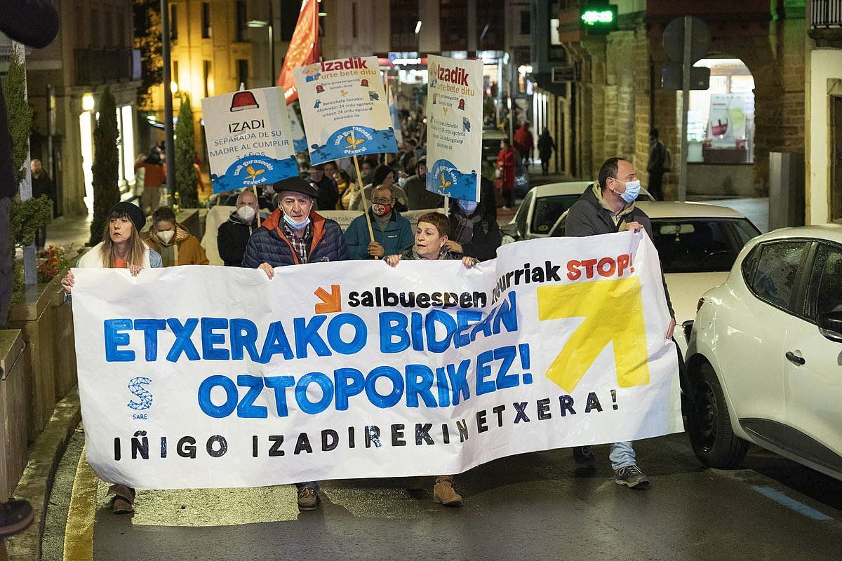 Euskal presoen gradu inboluzioen aurka egindako protesta bat, joan den otsailean, Getxon. MONIKA DEL VALLE / FOKU