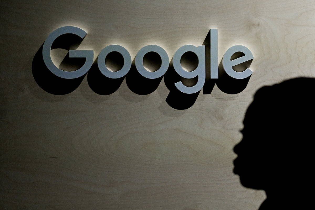 Google konpainiaren logoa, Berlinen joan zen astean teknologia digitalen inguruan eginiko konferentzia batean. EFE / EPA / FILIP SINGER