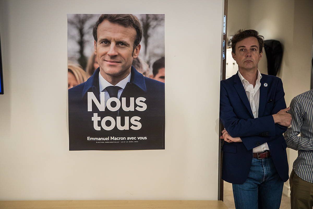 Macronen aliantzak 246 aulki lortu ditu, 289ko gehiengo osotik urrun. CHRISTOPHE PETIT TESSON / EFE