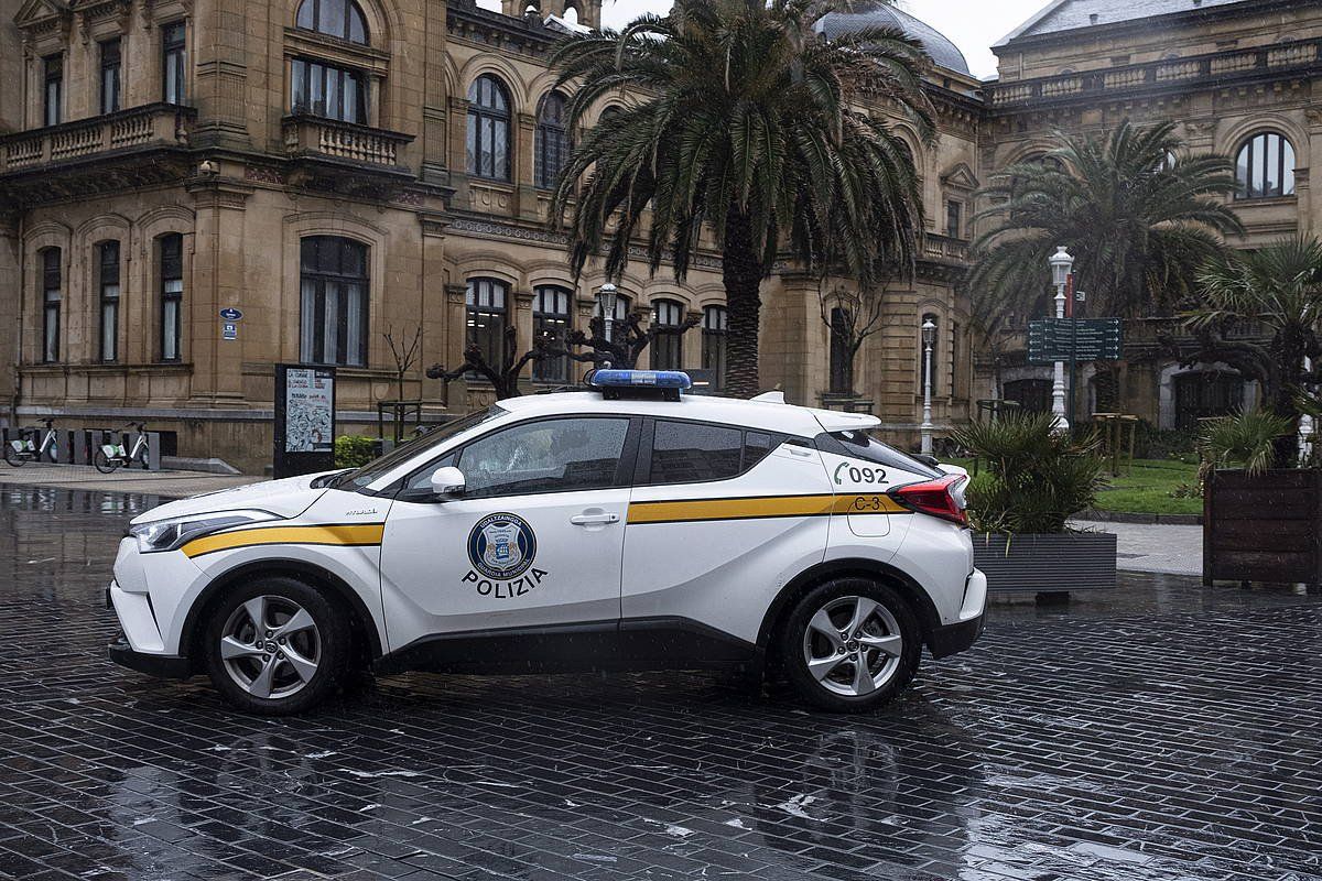 Donostiako Udaltzaingoaren auto bat. JON URBE / FOKU