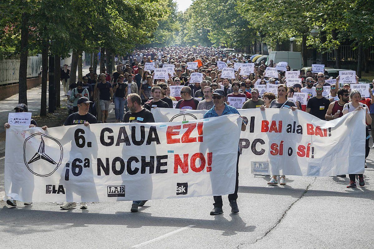 Manifestazioa egin dute goizean, Gasteizen. L. RICO/EFE