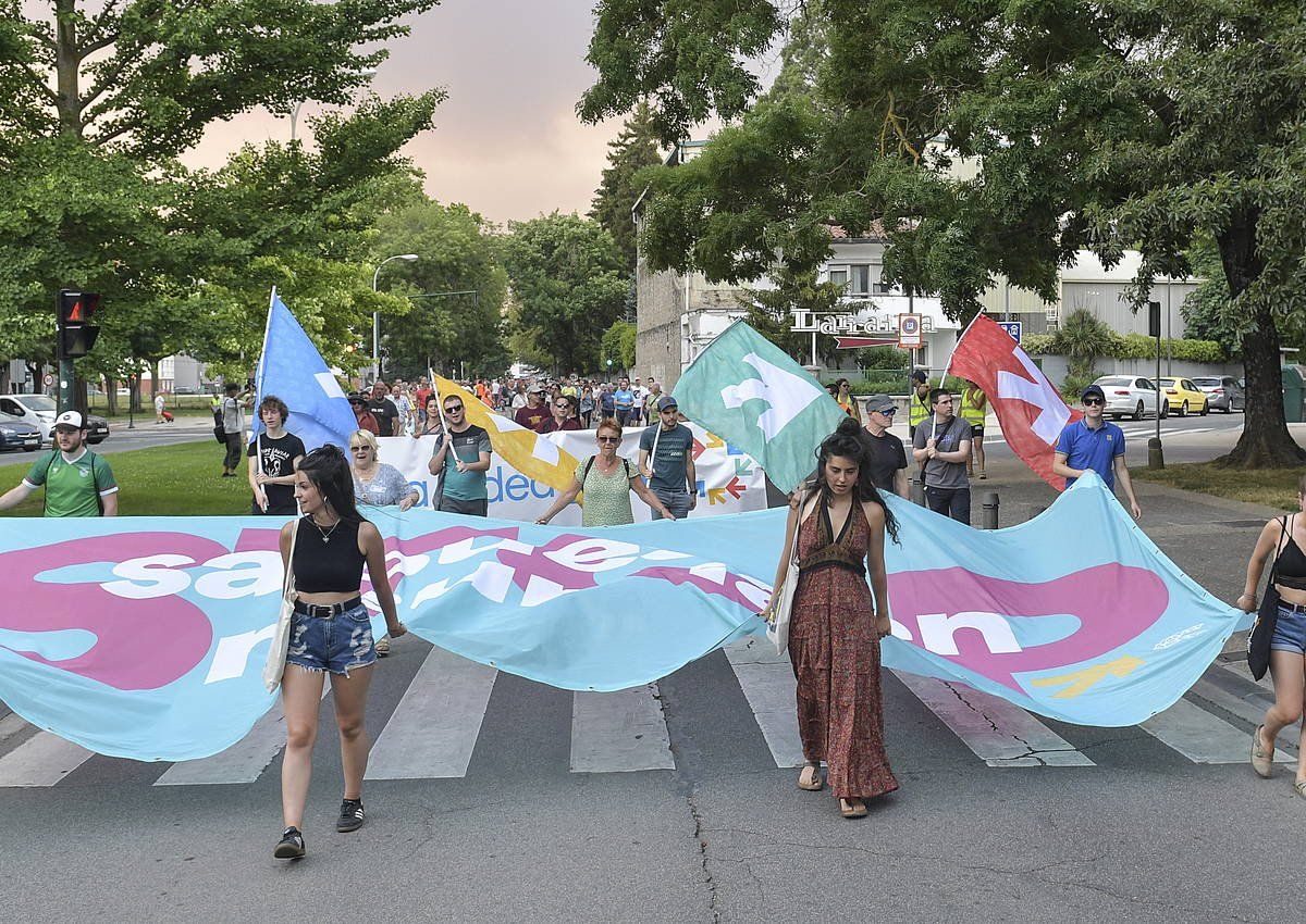 Euskal presoen eskubien alde ekainean Iruñean egindako manifestazio bat, Sarek deituta. IDOIA ZABALETA / FOKU