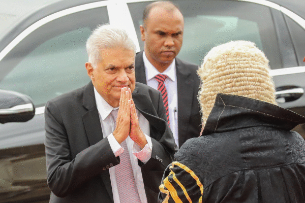 Ranil Wickremesinghe presidentea, gaur, parlamentura iritsi berritan. CHAMILA KARUNARATHNE/ EFE