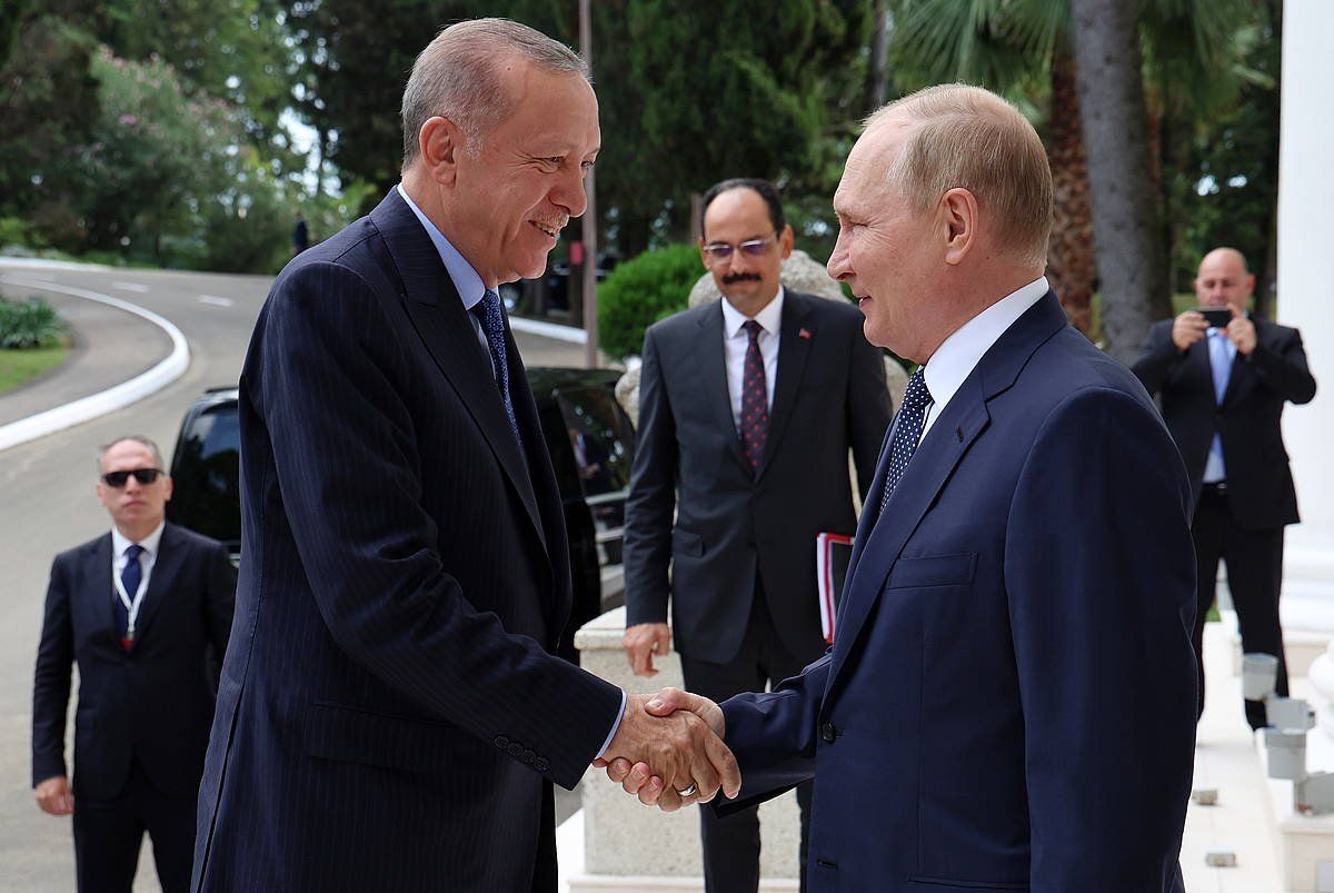 Erdogan eta Putin, gaur, Sotxin, bilera hasi aurretik. EFE