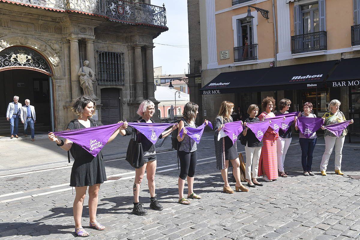 Indarkeria Sexistaren Aurkako Emakumeen Plataforma, Iruñean. IDOIA ZABALETA
