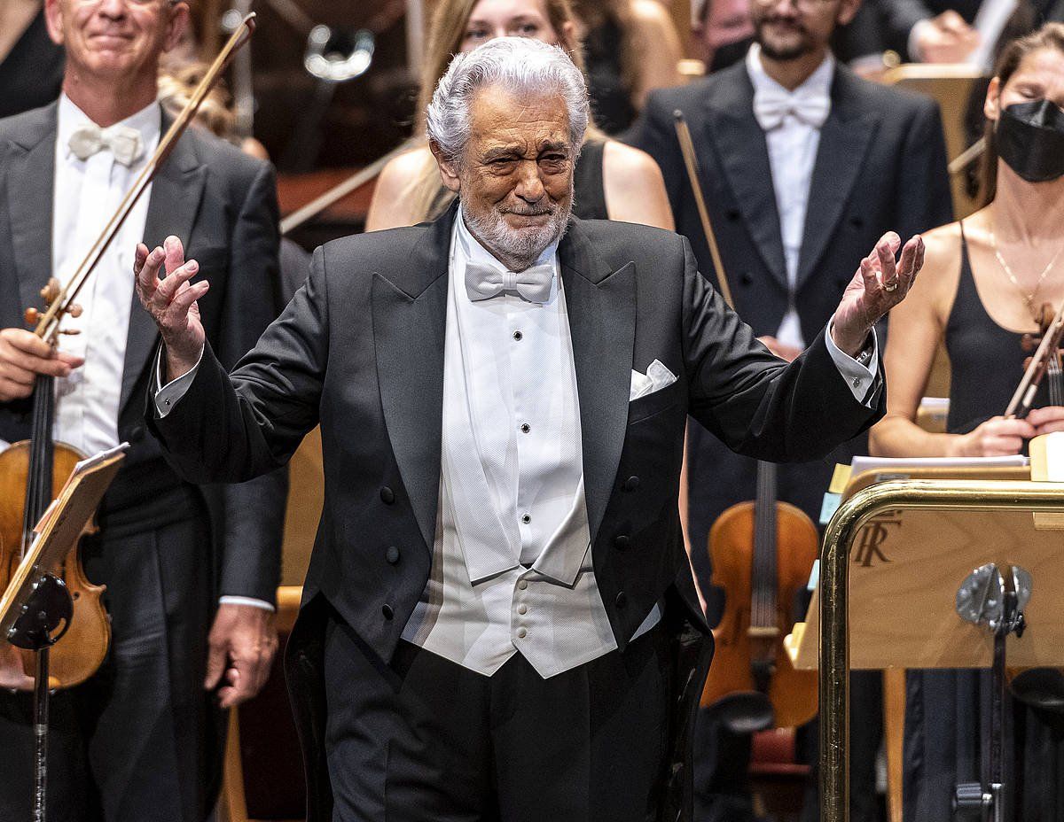 Placio Domingo tenorea Madrilen, opera emanaldi batean. EFE