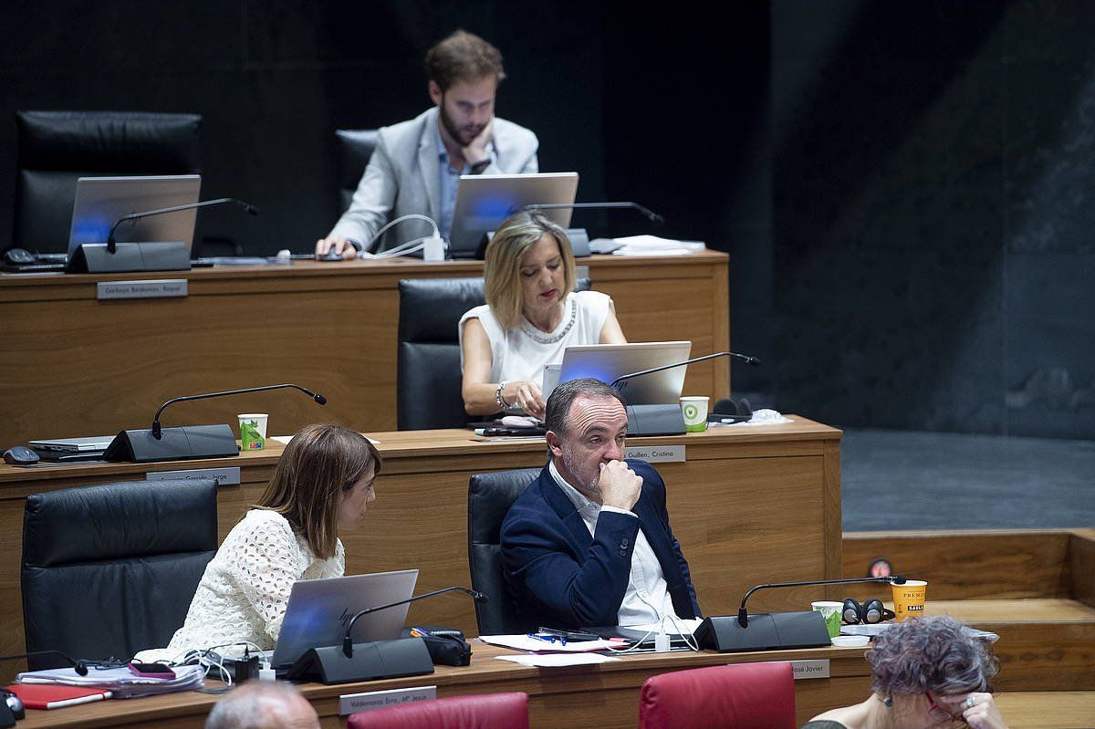 Navarra Sumaren legebiltzarkide taldea, Nafarroako Parlamentuan. IÑIGO URIZ / FOKU