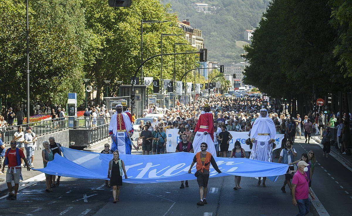 Euskal presoen eskubideen alde abuztuan Donostian egindako manifestazio bat, Sarek deituta. JON URBE / FOKU