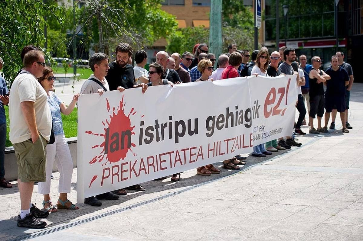 Lan istripuak salatzeko elkarretatzea Iruñean, artxiboko irudi batean. IñIGO URIZ, FOKU