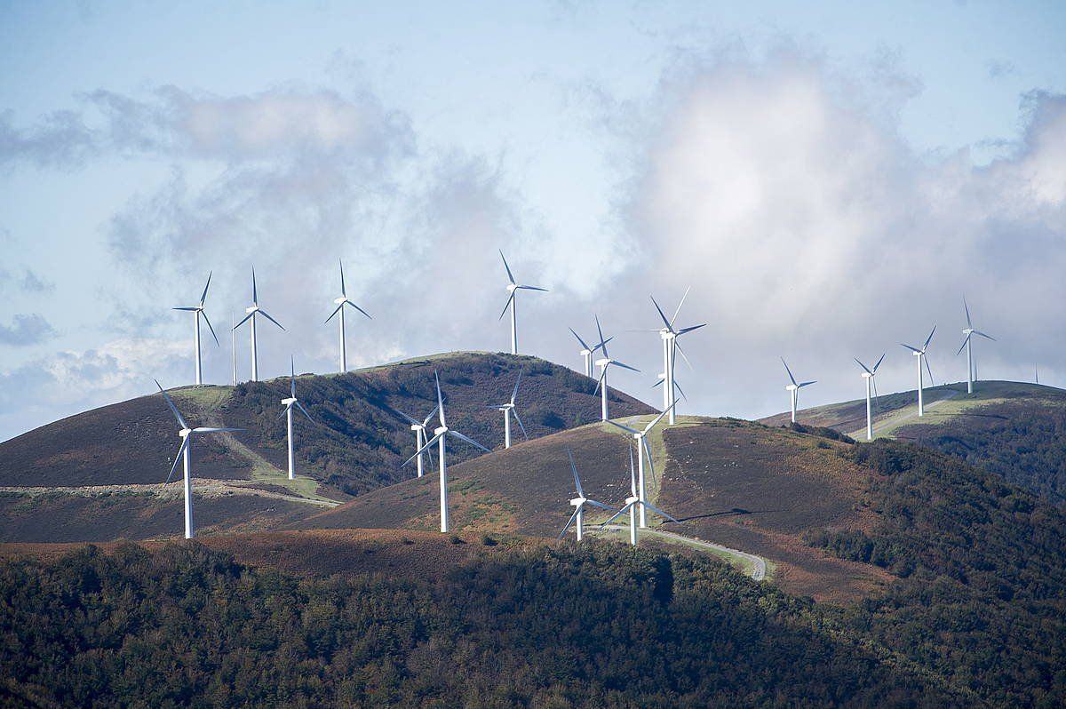 Elgea mendilerroko parke eolikoa. JUAN CARLOS RUIZ / FOKU