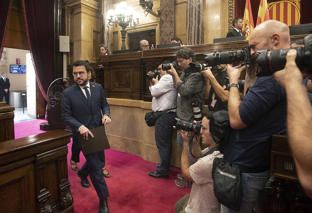 Pere Aragones Generalitateko presidentea, atzo, Kataluniako Parlamentuan. MARTA PEREZ / EFE