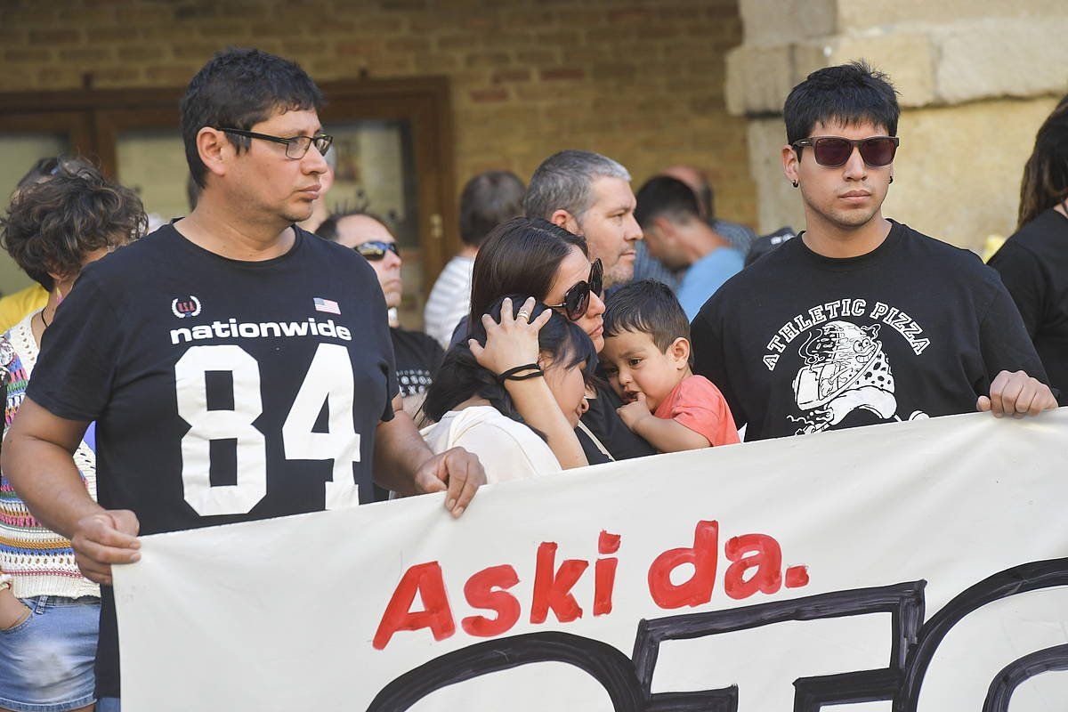 Lan istripu bat salatzeko protesta, Garesen. IDOIA ZABALETA / FOKU