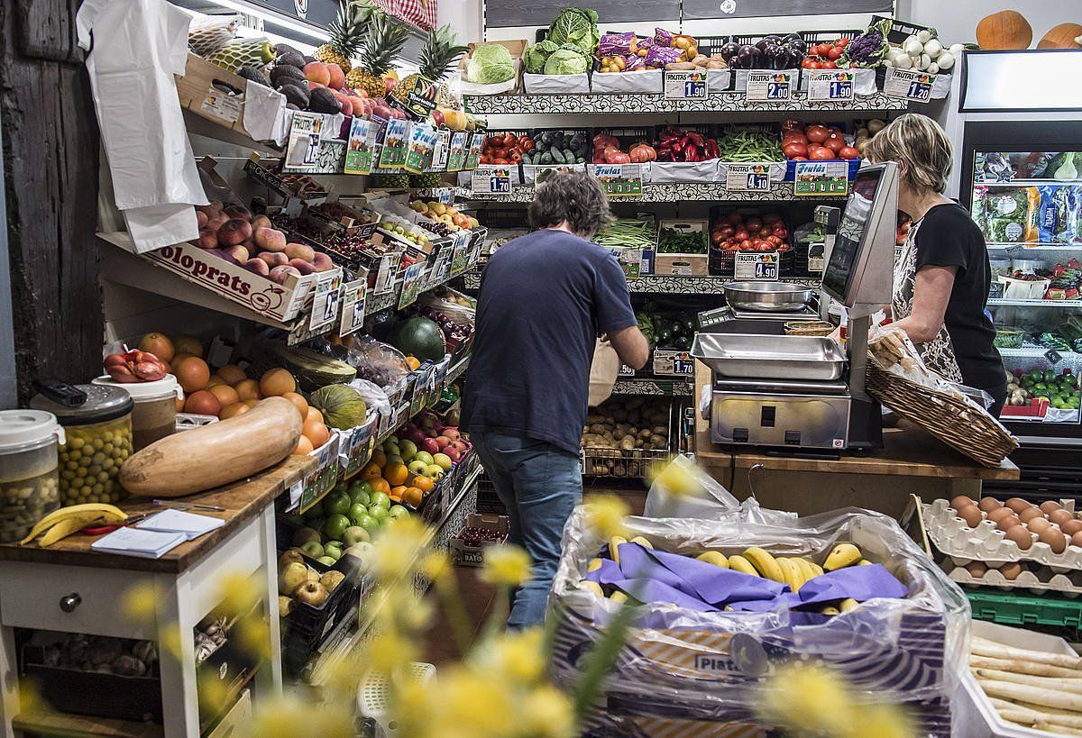 Bilboko barazki eta fruta denda bat. MARISOL RAMIREZ (FOKU)