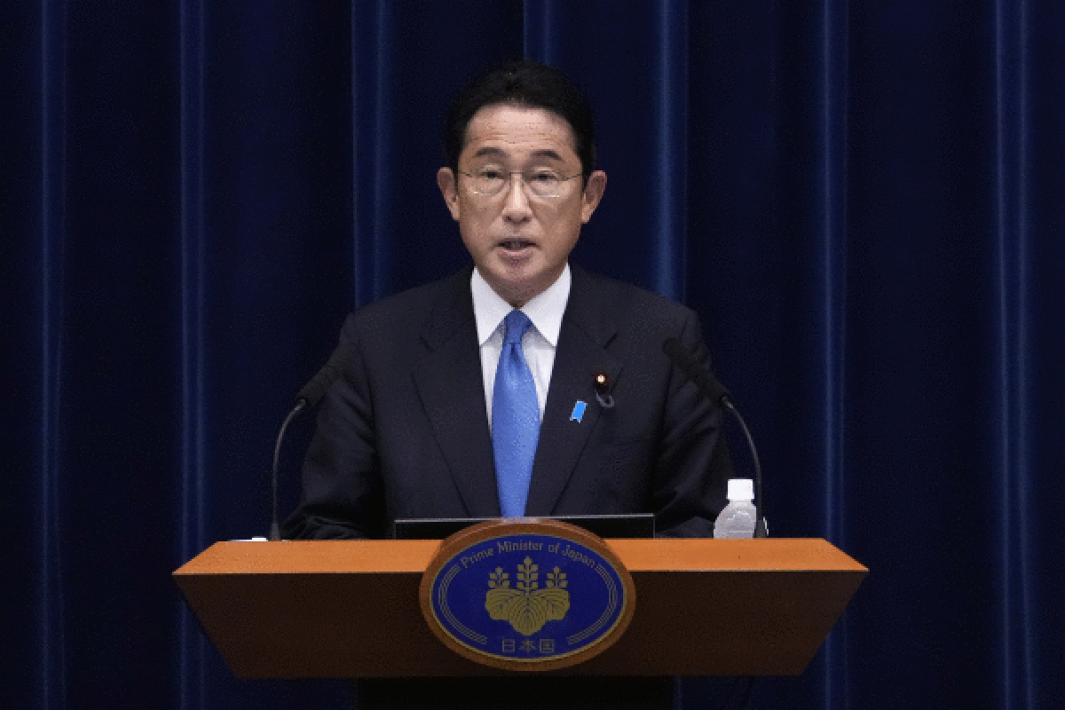 Fumio Kishida Japoniako lehen ministroa prentsaurreko batean, Tokion. SHUJI KAJIYAMA / EFE
