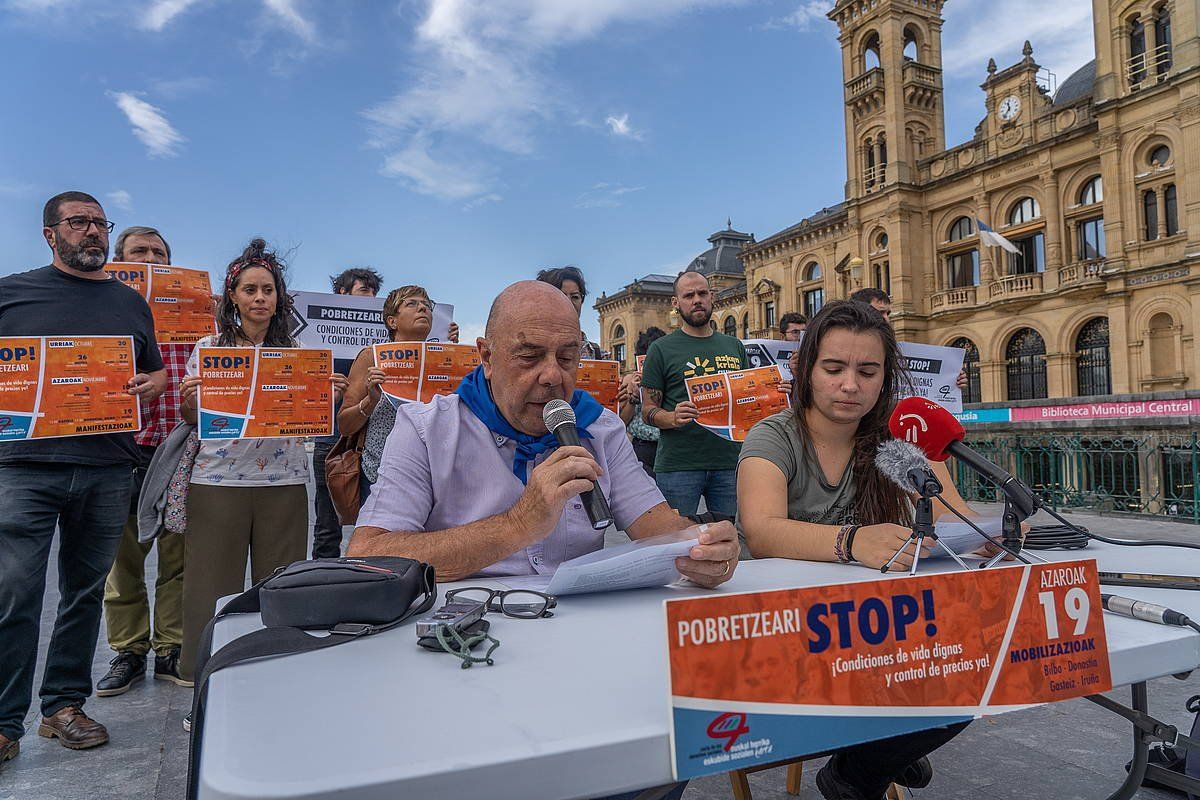 Mobilizazioak iragartzeko prentsaurrekoa, Donostian. ANDONI CANELLADA / FOKU