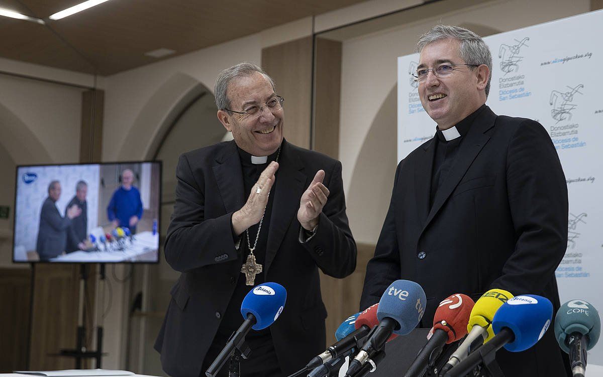 Fernando Prado, eskuinean. JAVIER ETXEZARRETA / EFE