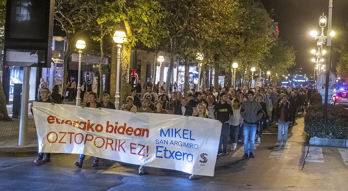 Sare Herritarrak antolatutako manifestazioa, gaur arratsaldean. JON URBE / FOKU