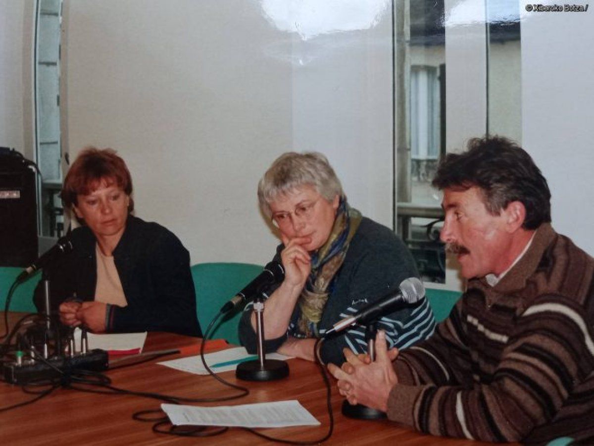Maite Lephaille, Madouce Araguas eta Allande Etxart, Xieroko Boza irratiko estudioan, 2001an.