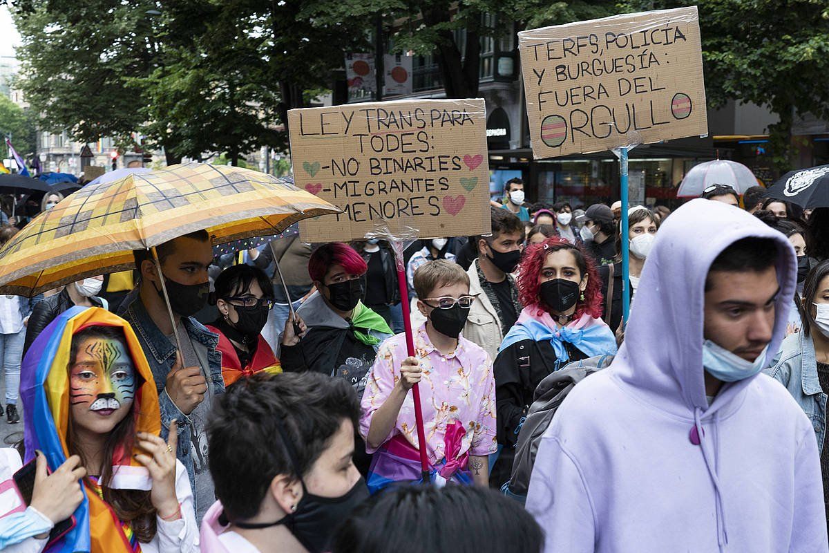 LGTBI Harrotasunaren Nazioateko Eguna ospatzeko manifestazioa, Bilbon. MONIKA DEL VALLE/ FOKU LGTBI Harrotasunaren Nazioateko Eguna ospatzeko manifestazioa, Bilbon. MONIKA DEL VALLE/ FOKU