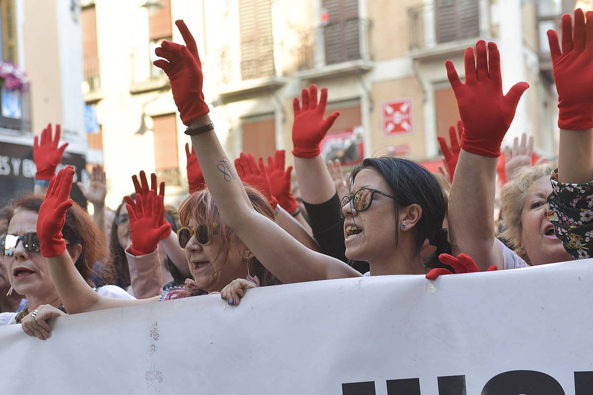 Sanferminetako talde bortxaketaren harira egindako protesta bat, Iruñean. IDOIA ZABALETA / FOKU